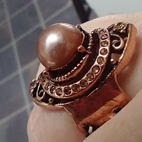 4 Gorgeous Stretch Rings! R9 - Picture 8 of 9